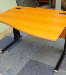 used 1200mm cherry wave desk newbury berkshire
