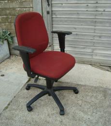 paragon multi function swivel chair with adjustable arms