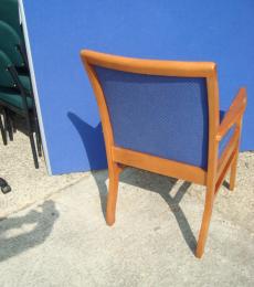 meeting chair with arms cherry frame